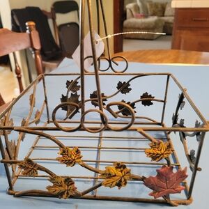 METAL WIRED BASKET